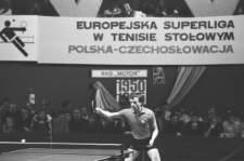 Andrzej Grubba w czasie międzynarodowego meczu tenisa stołowego w Lublinie