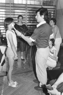 Pasowanie na kolonistę podczas kolonii w Dorohusku