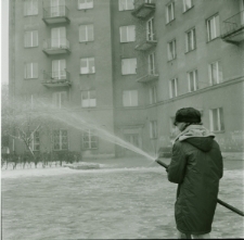 Skan Negatywu, 1 - 2 Wykopki na ul. Szopena, 3 - 6 Pierwsze lodowiska, 7 - 12 Budowa drugiej części Bulwaru nad Bystrzycą