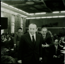 Skan Negatywu, 1 - 12 XVI Miejska Konferencja Sprawozdawczo-Wyborcza PZPR w obrach konferencji uczestniczył członek Biura Politycznego KC PZPR wicepremier Mieczysław Jagielski