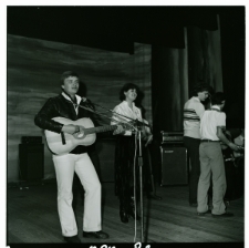 Skan Negatywu, 1 - 12 Koncert z lilijką