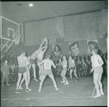 Skan Negatywu, 1 &ndash; 4 Rodzina na Czechowie, 7 &ndash; 12 Przychodnia Zdrowia Psychicznego przy ul. Buczka