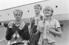 Konkurs picia napoj&oacute;w z worka na basenie WOSiR w Lublinie