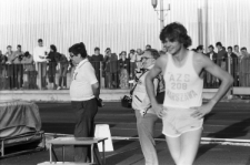 Mistrzostwa Polski w lekkoatletyce na stadionie miejskim w Lublinie - Jacek Wszoła przygotowujący się do skoku wzwyż