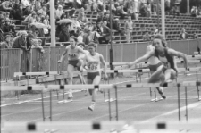 Mistrzostwa Polski w lekkoatletyce na stadionie miejskim w Lublinie - bieg kobiet przez płotki