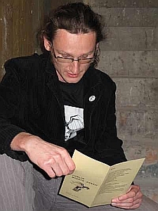 Adam Marczuk czyta poezję