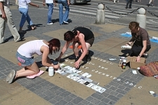 St&oacute;ł Poezji na Placu Łokietka