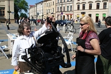St&oacute;ł Poezji na Placu Łokietka