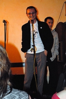Adam Marczuk na koncercie poezji śpiewanej w Kabaret Cafe