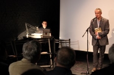 Witold Dąbrowski na czytaniu z okazji 111. urodziny J&oacute;zefa Czechowicza