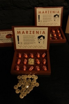 Gadżety związane z obchodami 111 urodzin J&oacute;zefa Czechowicza