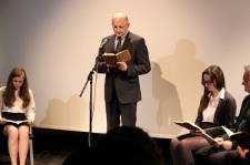 Prezydent miast Lublina - Krzysztof Żuk odczytuje fragment "Poematu o mieście Lublinie"