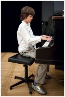 Mieszkanie Poezji - "Podr&oacute;ż do kresu pieśni"