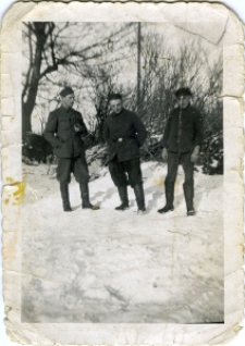 Marian Honig (po środku)