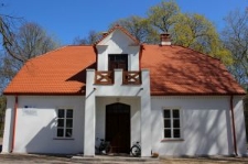 Widok na dwór w Siemieniu