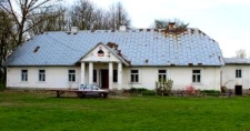 Front dworu w Bełczącu