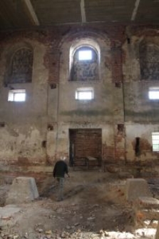 Wnętrze synagogi w Cieszanowie