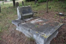 Nagrobek na cmentarzu żydowskim w Knyszynie