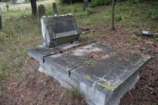 Nagrobek na cmentarzu żydowskim w Knyszynie