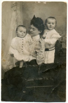Maria Zuderland- Kiełczewska z synami