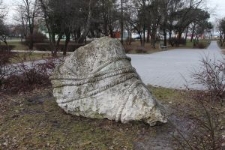 Pomnik na cmentarzu żydowskim we Włodawie