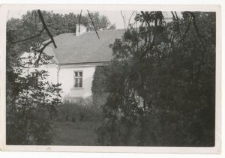 Dw&oacute;r w Guz&oacute;wce od strony wjazdu