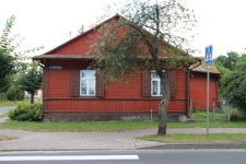 Dom drewniany przy zbiegu ul. Kościelnej i Rynku 8 w Dubience