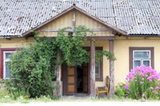 Ganek dawnej apteki przy ul. Chełmskiej 9 w Dubience