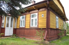 Dom drewniany przy ul. Czerwonego Krzyża 34 w Dubience