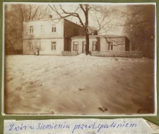 Dw&oacute;r w Siemieniu zimą
