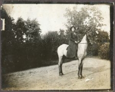 Janina Bielska na koniu