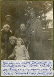Zdjęcie rodziny Bielskich z rządcą i gorzelanym w Pokaniewie