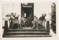 Spotkanie towarzyskie na Dzbeninie w latach okupacji
