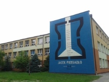 Mural z wierszem Jacka Podsiadły na budynku Gimnajum nr 10 w Lublinie