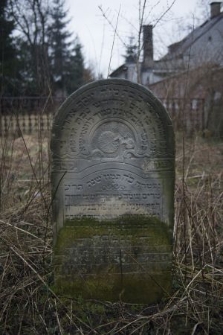 Nagrobek na cmentarzu żydowskim w Międzyrzecu Podlaskim