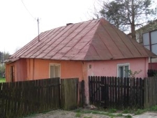 Stary dom w Oleszycach przy ulicy Zamkowej