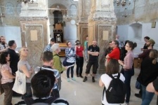 Wnętrze synagogi w Rymanowie, szkolenie Shtetl Routes dla przewodnik&oacute;w