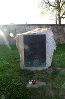 Pomnik w hołdzie mieszkańców Rymanowa, którzy niesli pomoc i ratunek swoim żydowskim sąsiadom