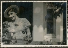 Matka Wojciecha Koziejowskiego na ganku rządcówki