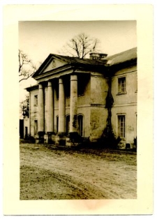 Widok na pałac w Osmolicach