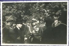 Rozmowa z generałem i wojskowymi