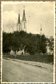 Wieże kościoła w Zemborzycach