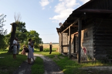 Drewniany spichlerz przy ul. Uchańskiej 95 w Wojsławicach