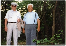 Lucjan Świetlicki i J&oacute;zef Honig na kirkucie w Piaskach