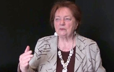 Cała wieś odprowadzała zmarłego - Krystyna W&oacute;jcik - fragment relacji świadka historii [WIDEO]