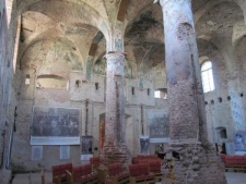 Wnętrze synagogi w Orli