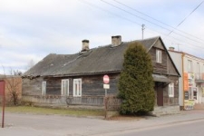 A pre-war wooden house at 29 Rynek street in Knyszyn