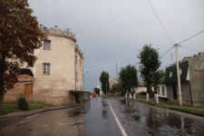 Brama Łucka z XVI wieku w Dubnie, jedyna z zachowanego systemu mur&oacute;w obronnych miasta