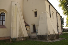 Kości&oacute;ł pw. św. Mikołaja (1610-1620) przy ulicy Wyzwolenia 1 w Szczebrzeszynie