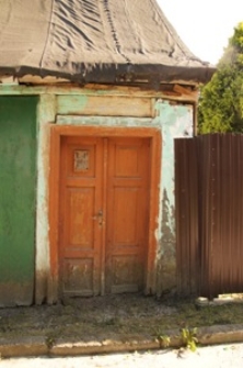 Stolarka drzwiowa domu przy ul. Zielonej 25 w Szczebrzeszynie